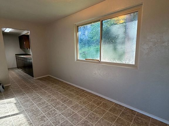 4th image of 1005 Prescott Ln
