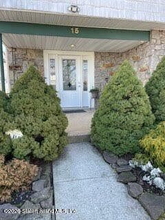 3rd image of 15 Melba St