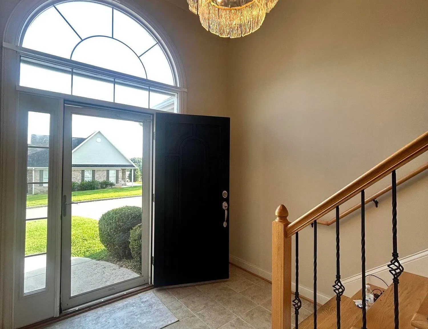 3 bed, 2.5 bath, 1716 sqft, $1,950 — Photo 3