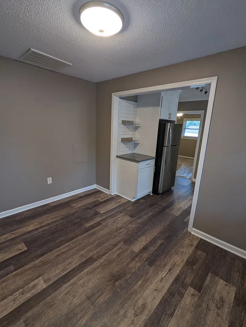 Frost Garden Apartments — Photo 4