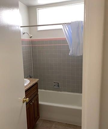 2nd image of 1424 10th St APT B