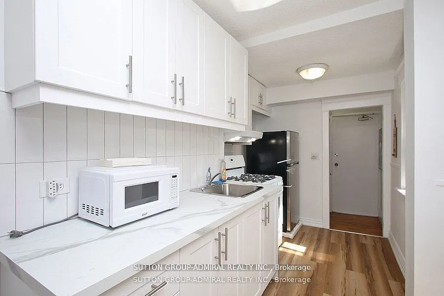 3 bed, $2,300 — Photo 4