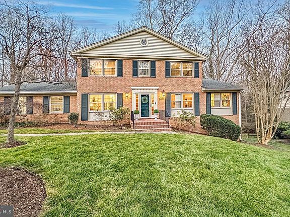 3rd image of 1558 Forest Villa Ln