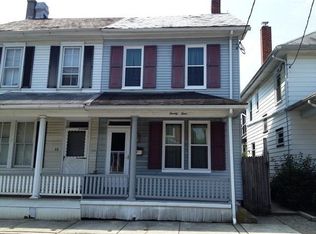 24 W Lemon St, Lititz, PA 17543