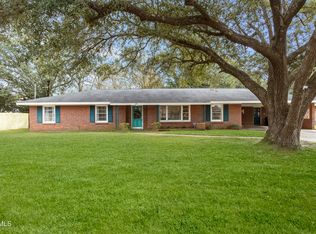 120 Sunhaven Dr, Ocean Springs, MS 39564