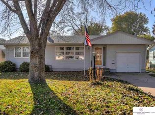 1415 Jaynes St, Omaha, NE 68110