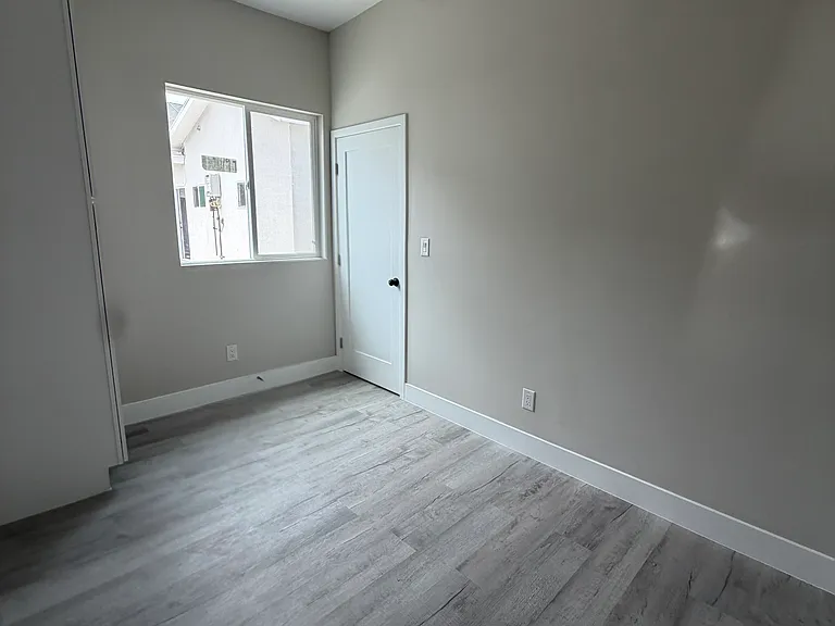 153 E 47th St #153 — Photo 15