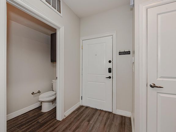 5th image of 1026 Foster Ave APT 201
