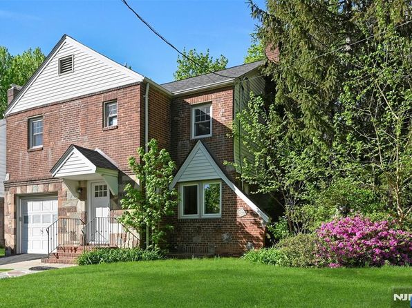423 Forest Ave, Teaneck, NJ 07666
