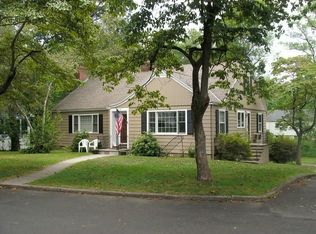 106 Bayberry Rd, Fairfield, CT 06825