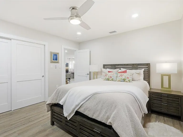 5247 Carmilfra Dr — Photo 23