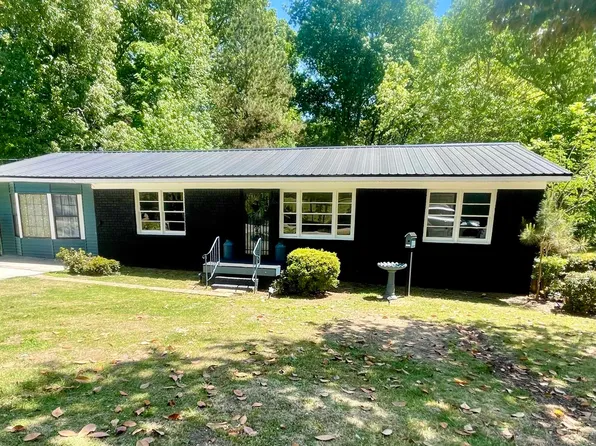 60 Maple St, Cherokee, AL 35616
