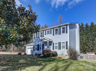 4 Sweetbriar Ct, Asheville, NC 28803