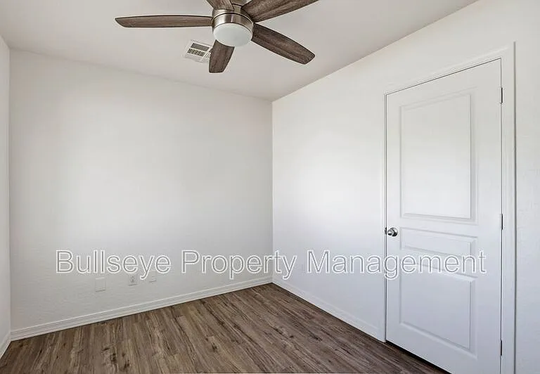 21069 N Jocelyn Ln — Photo 7