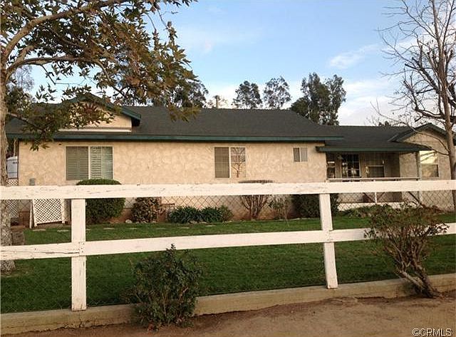 1st image of 2579 Valley View Ave