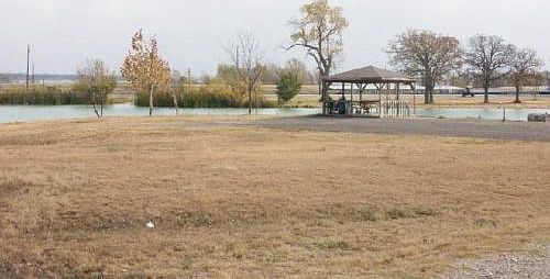 1st image of 720 Lake Dr