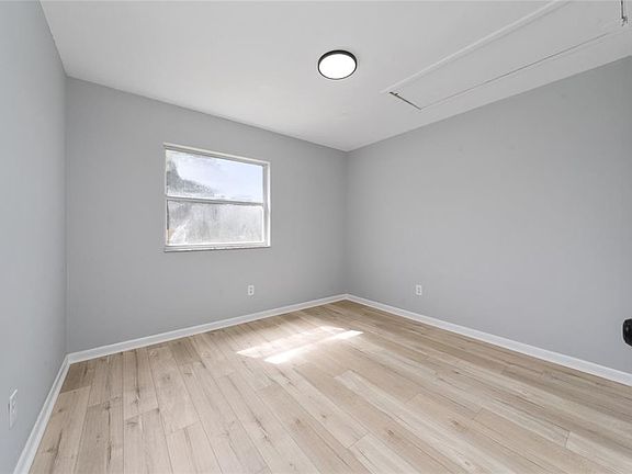 4th image of 1034 Falcon St #1034