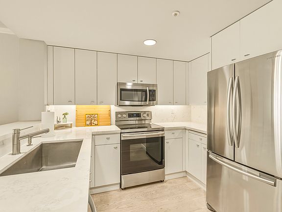 2nd image of 403 Main St APT 316N