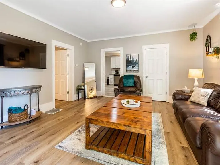 278 Euclid St #3BR — Photo 6