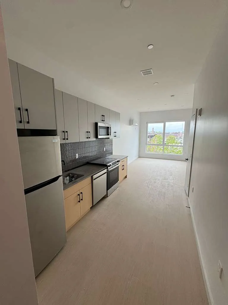 2 bed, 800 sqft, $2,799 — Photo 1