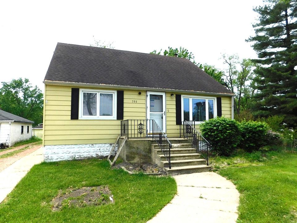 1st image of 755 W Lacey St