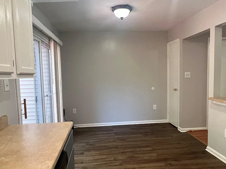 5808 Waterdale Ct — Photo 11