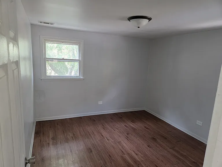 14132 S School St #2A — Photo 3