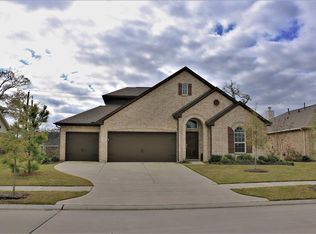 211 Meadow Ridge Way, Clute, TX 77531