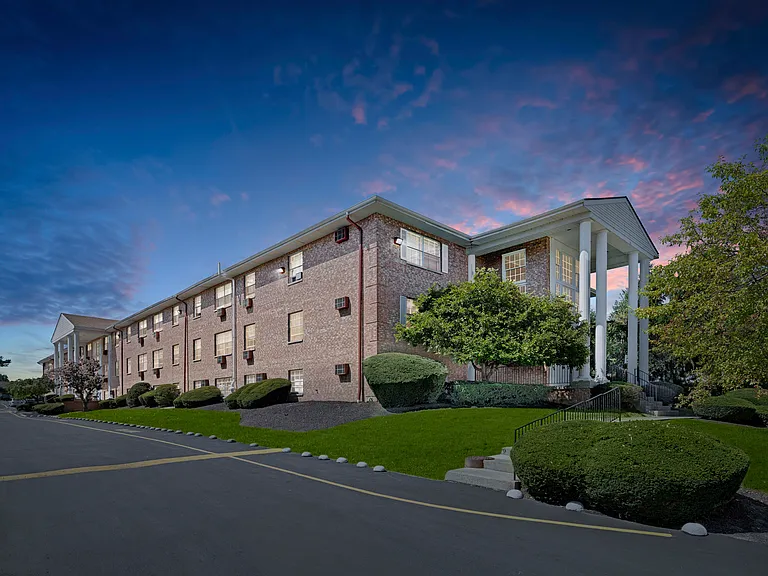 Briarcliff Plaza — Photo 18