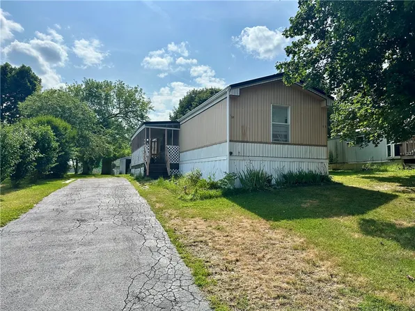 108 Vienna Rd, Newark, NY 14513