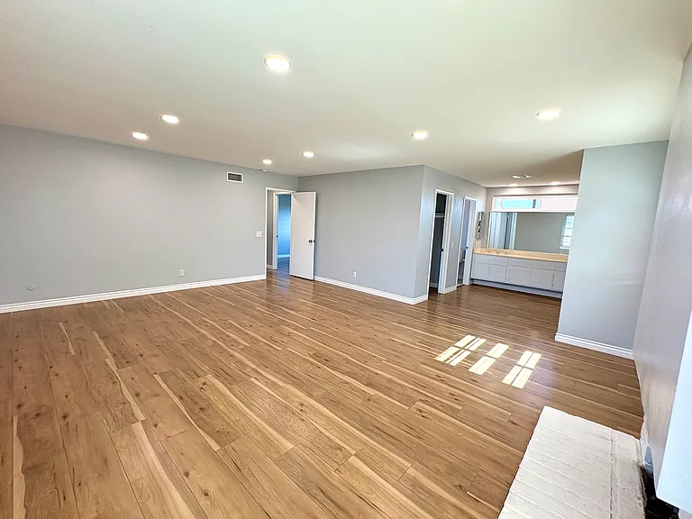 9256 Crocus Ave — Photo 16