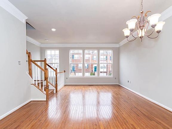 4th image of 4124 Fairfax Center Creek Dr