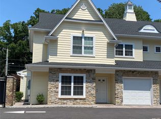 16 Creek Rd APT 504, Huntington, NY 11743