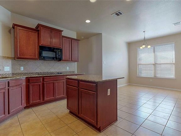 5th image of 7202 Golden Oak Ln