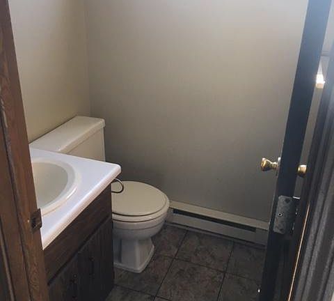 4th image of 808 Colony Ct