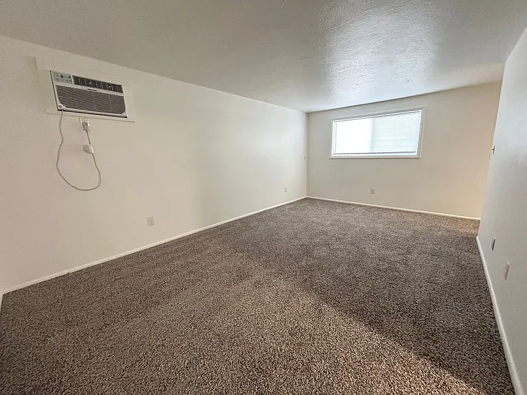 Cherry Lane - 423 - 425 — Photo 3