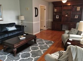 1004 Ellington Dr, Lafayette, TN 37083