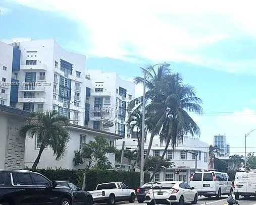 7720 Harding Ave #9 — Photo 11
