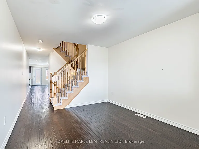 67 Benhurst Cres — Photo 10