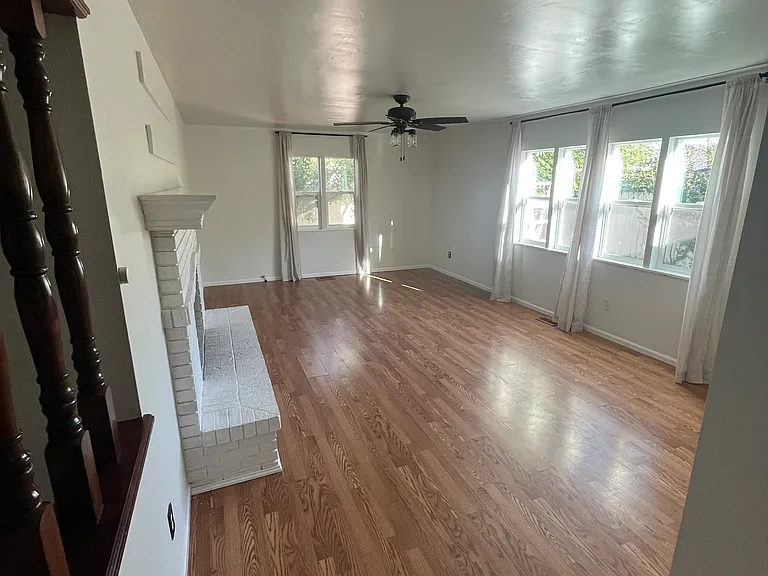 3003 Country Rd — Photo 2