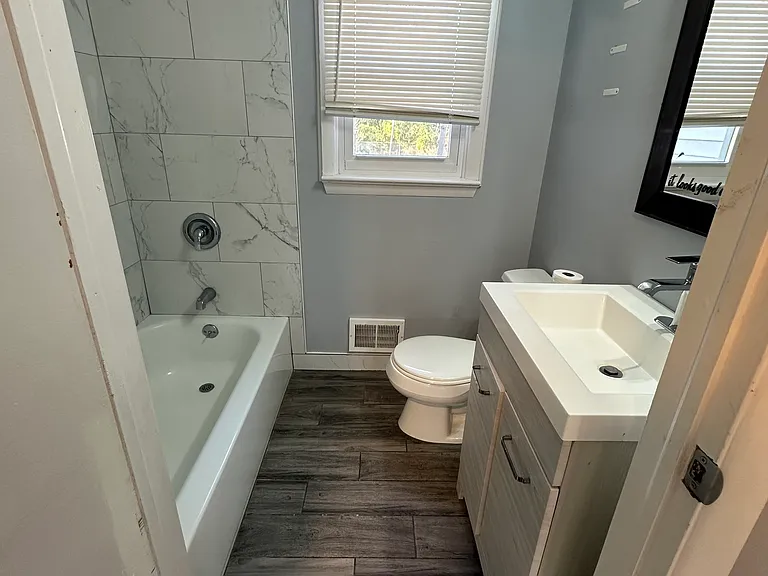 Hunter Ave — Photo 15