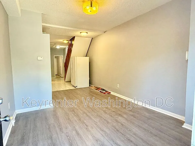 1537 A St SE #SE — Photo 5