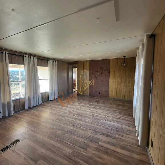 1501 N Broken Arrow Rd — Photo 4