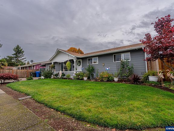 3rd image of 2440 Vallejo St NE