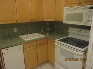 472 Main St, Islip, NY 11751