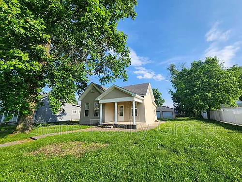 7762 Main St Photo 1