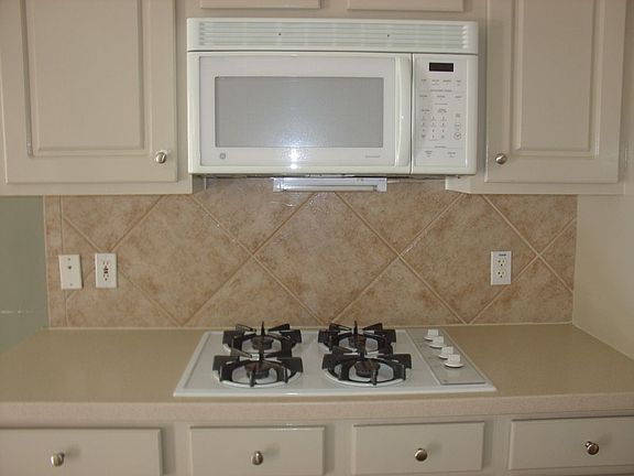 3rd image of 3111 Summerwind Ct