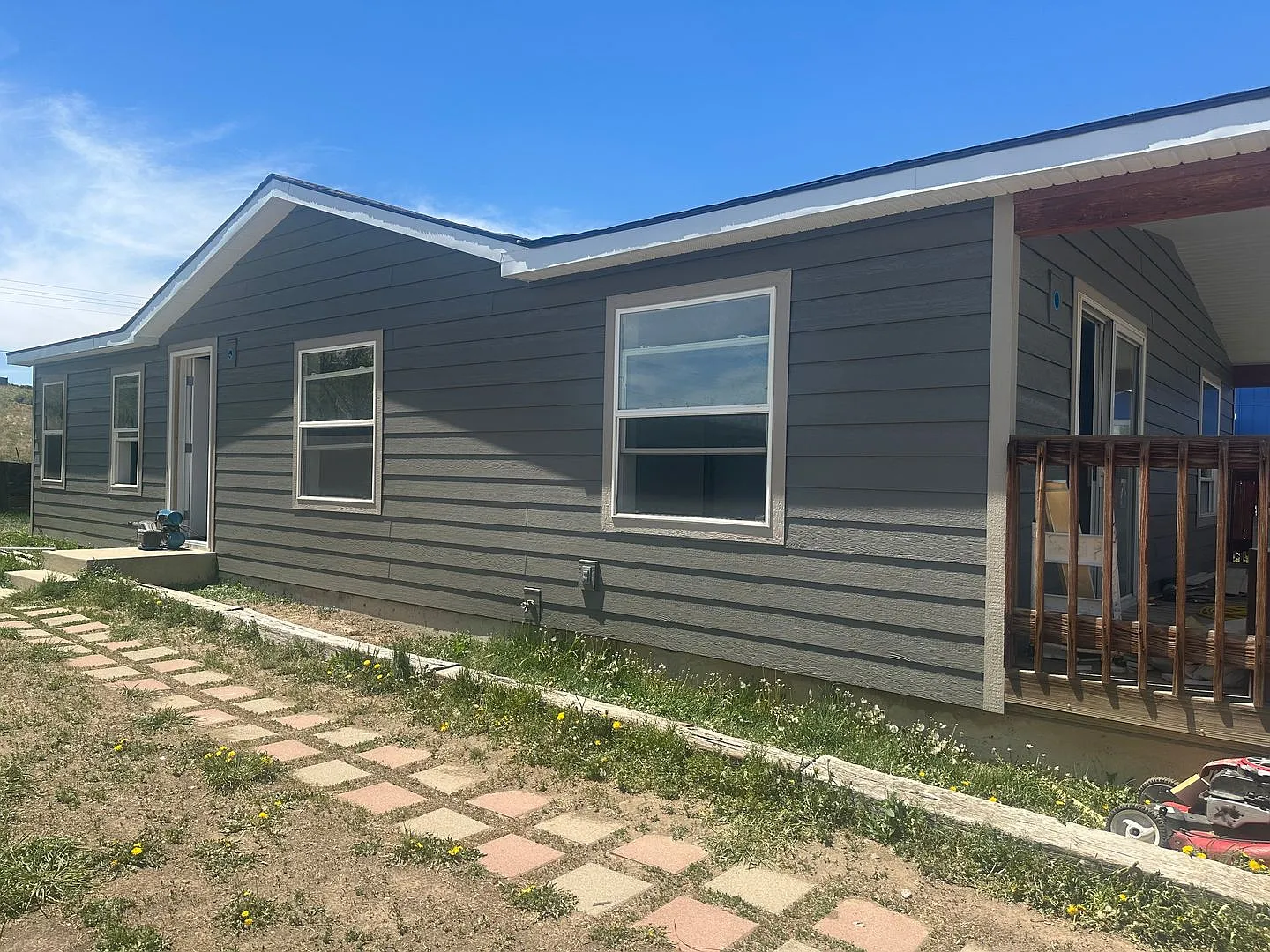 1130 Sunrise Ln — Photo 1