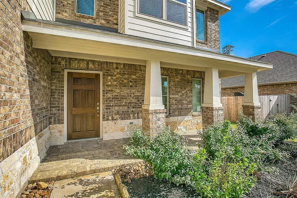 5 bed, 3.5 bath, 3772 sqft, $3,300 — Photo 1
