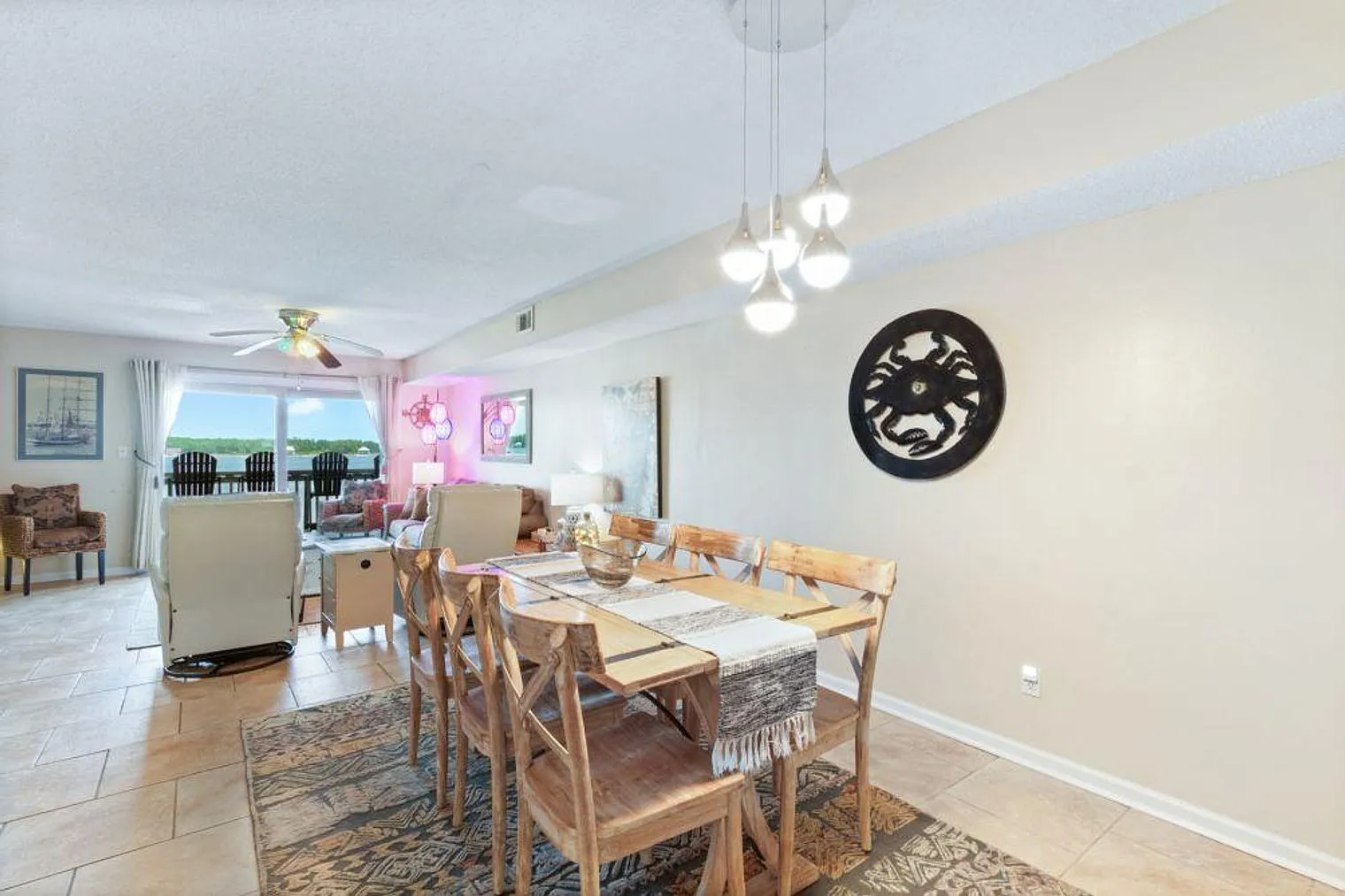 2 bed, 3.0 bath, 699 sqft, $3,284 — Photo 3